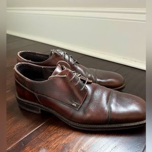 Men’s brown Johnston and Murphy dress shoes, size 9 1/2
